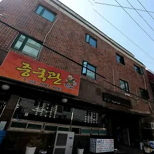 东来温泉酒店 汽车旅馆